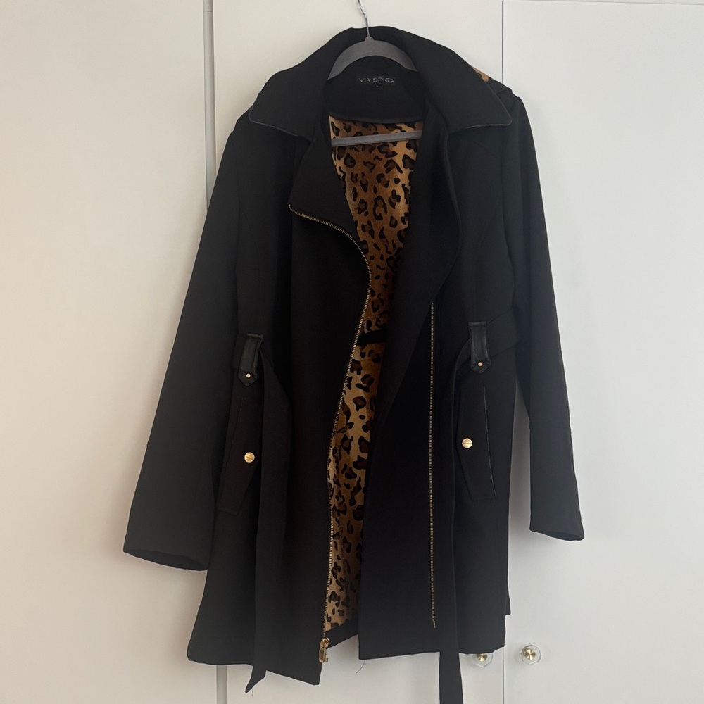 Via Spiga Black Coat with Leopard Print Lining
